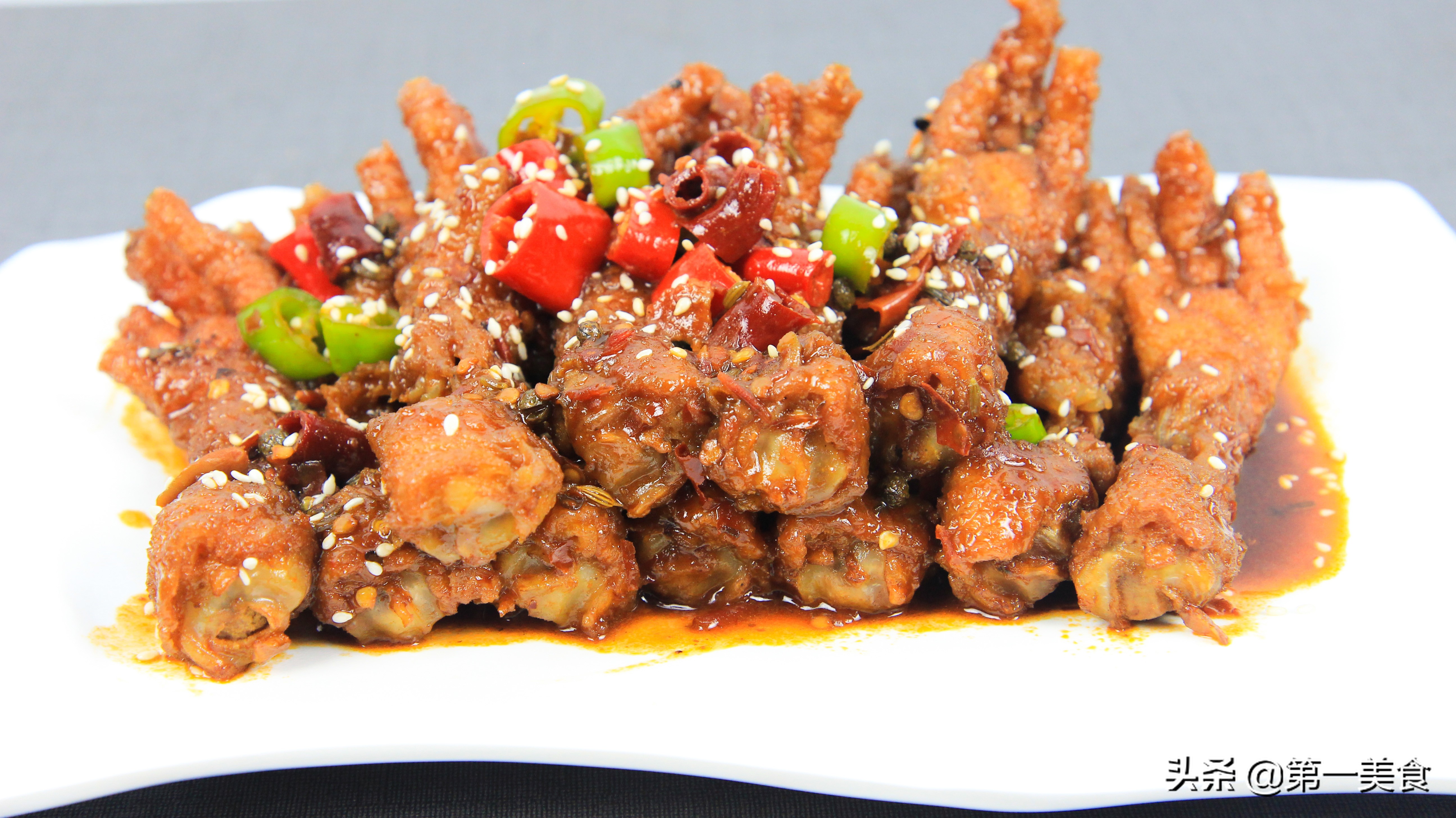 泡椒鸡爪正确好吃的做法,泡椒柠檬鸡爪无骨鸡爪的正宗做法