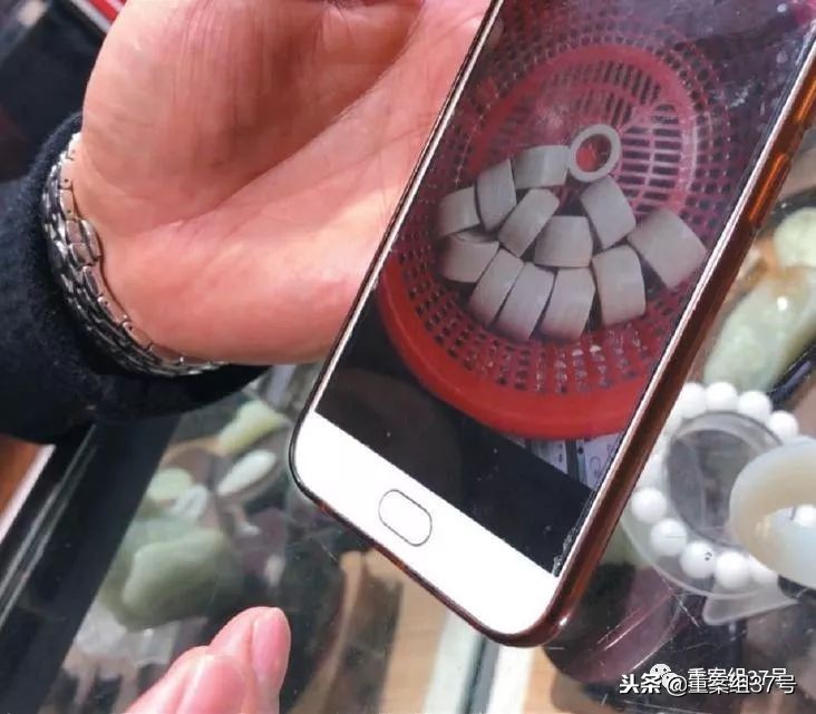 象牙非法运输案,象牙入境被抓视频