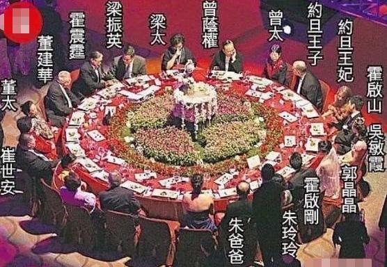 霍英东做了什么?他感动中国,国葬礼遇,港澳顶流人物为他抬棺