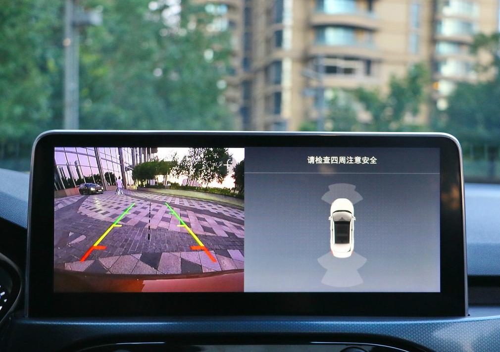 福特再亮王牌，变速箱动力衔接平顺给力，可惜三缸机成败笔