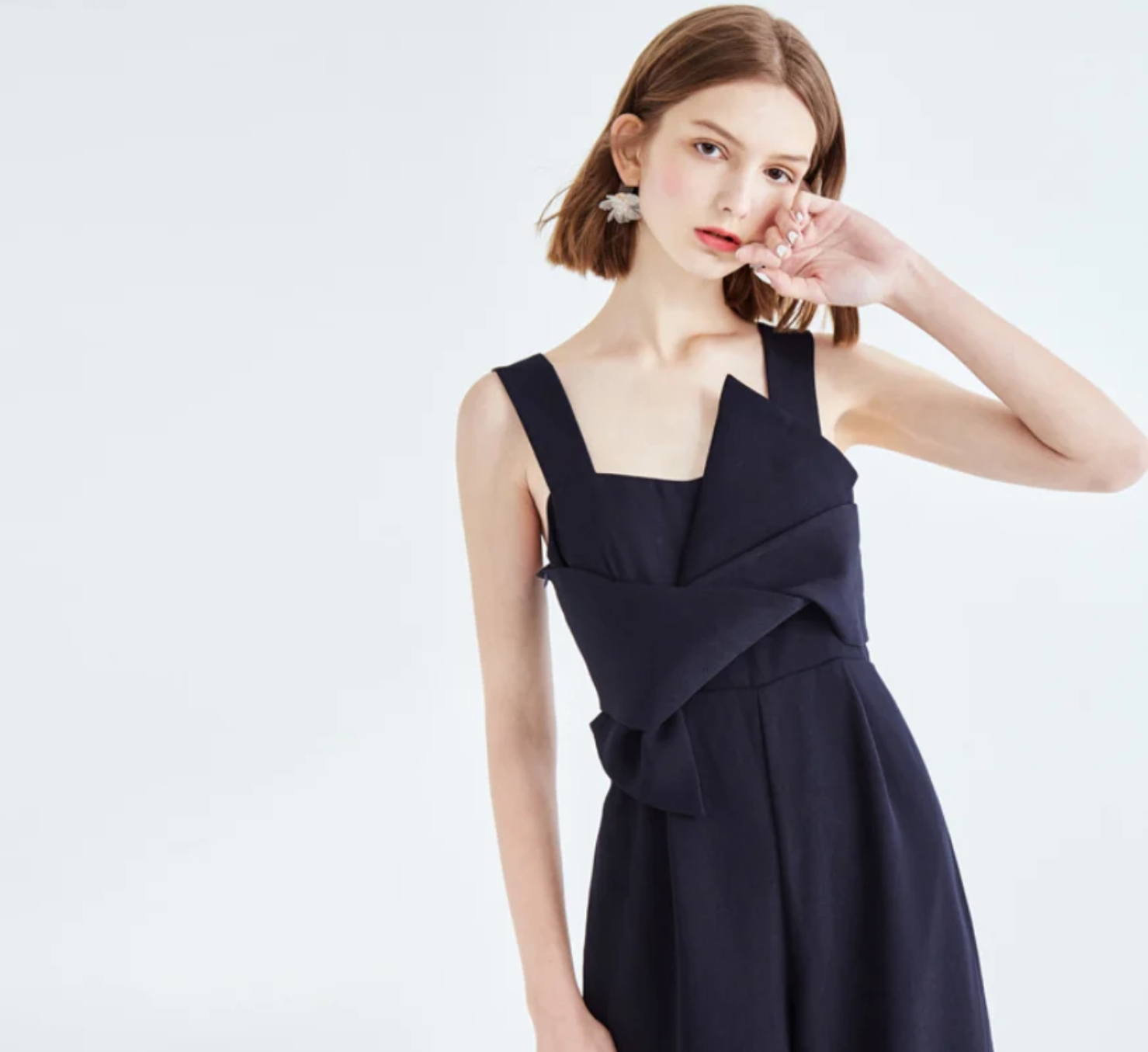 平胸的女孩是怎样的,平胸女人有气质