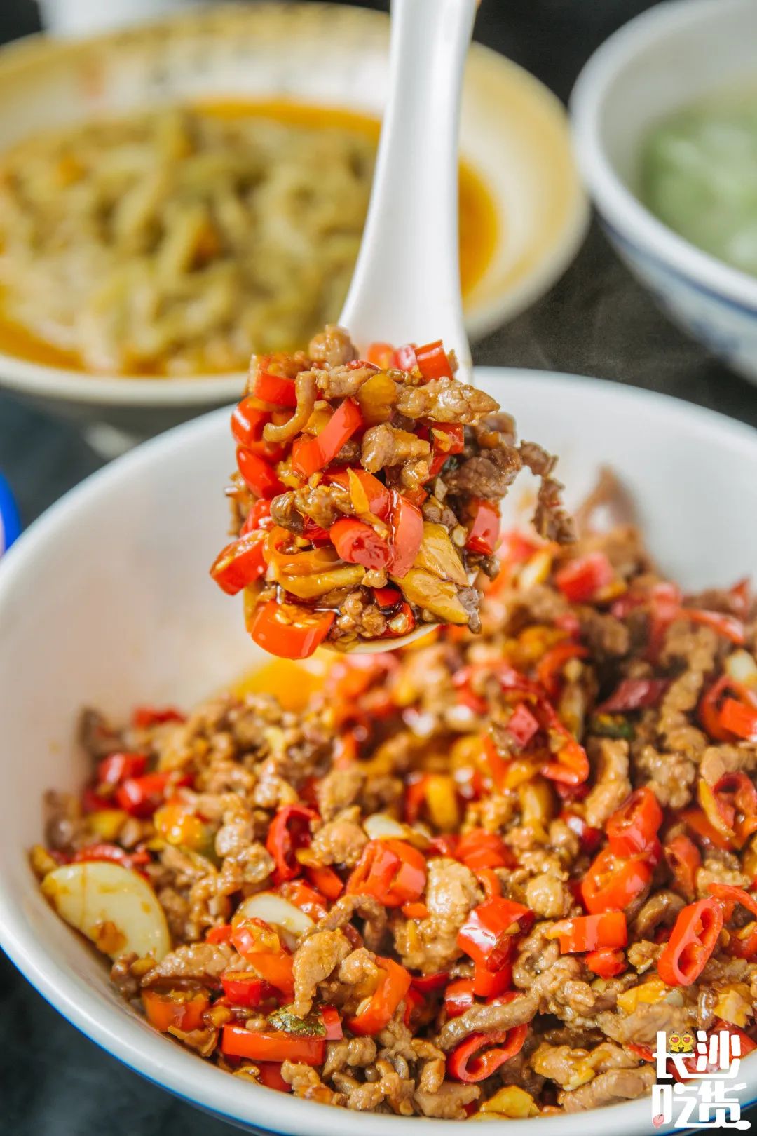 当代年轻人如何树立正确的消费观,当代年轻人的珠宝消费观