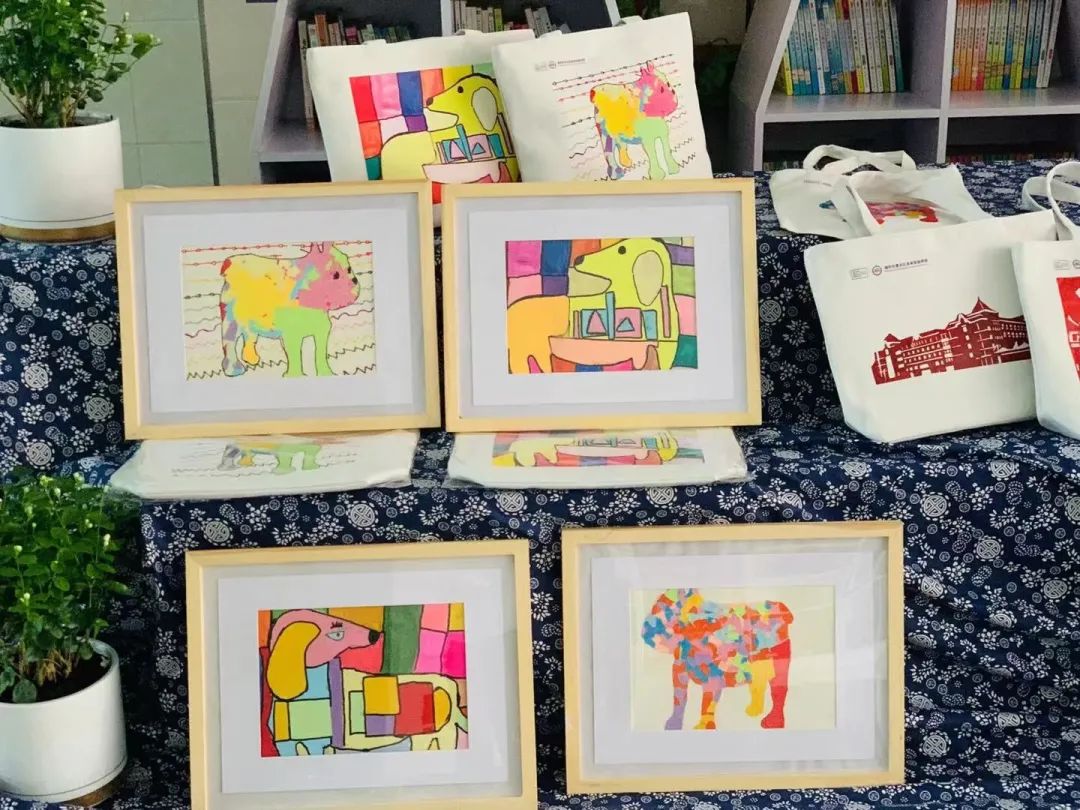 富含中国精神元素的校园文创产品,具有学校特色的文创产品