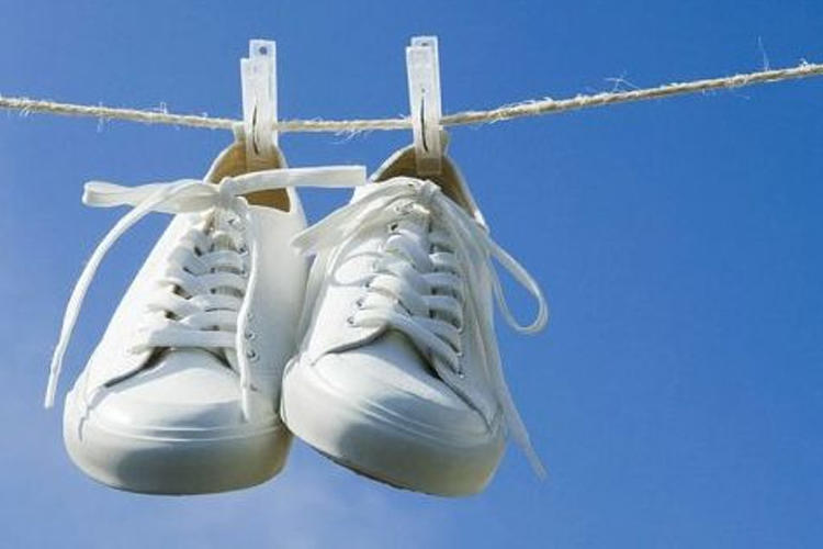 球鞋贴教程,补足球鞋开胶方法