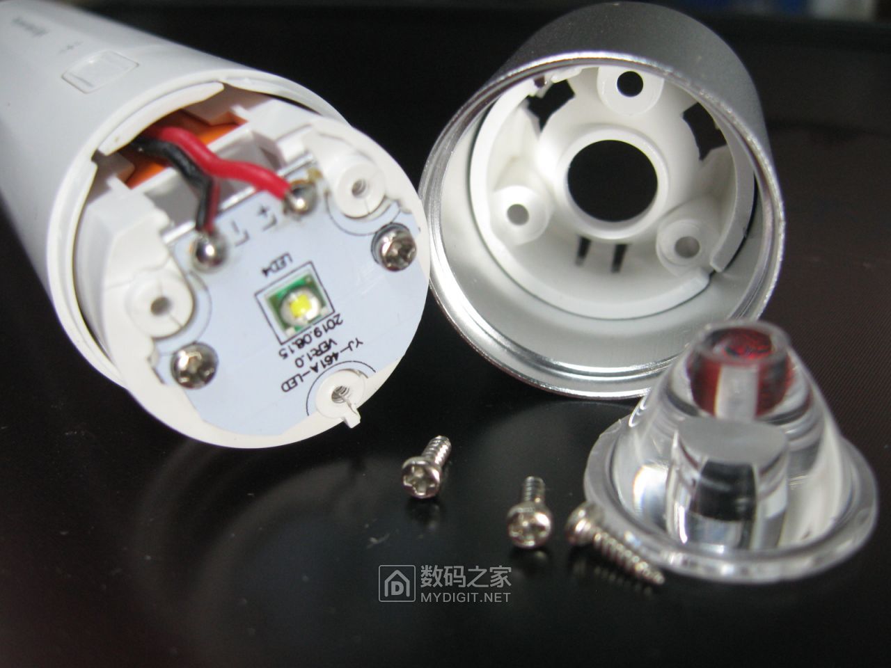 充电宝与手电筒的完美结合，Zeseco哲思手电筒移动电源拆解评测