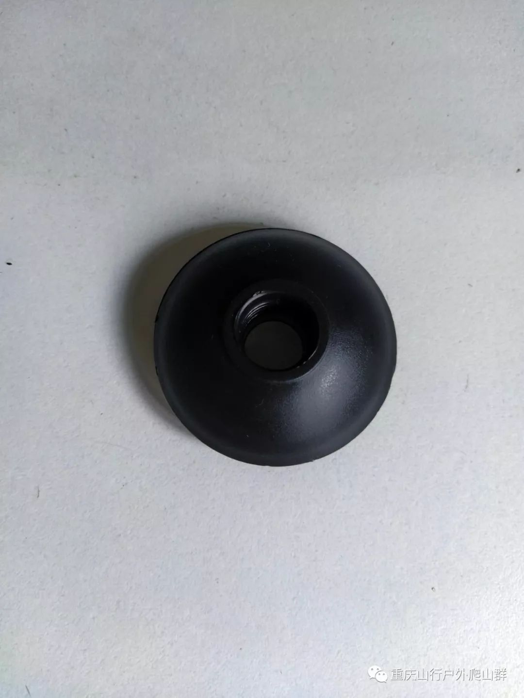 登山杖上山和下山的使用方法,鲁滨逊登山杖的正确使用方法