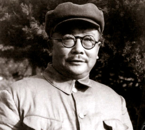 皖南事变后,蒋介石派戴笠抓李克农,李克农如何逃脱?