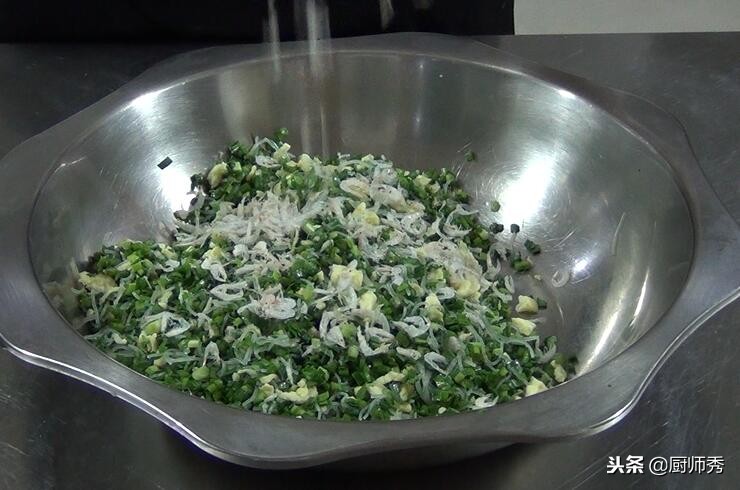 韭菜别只拿来包饺子,韭菜香菇饺子最好吃的做法