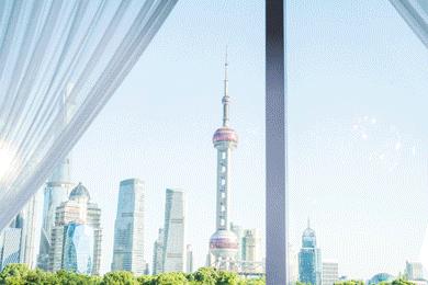 外滩惊现天价「奶盖雪蟹」，比宝马还贵