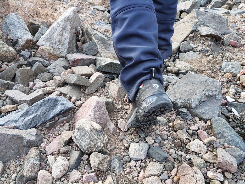 图途绿巨人鞋,轻便且防水的5款大牌男士登山鞋