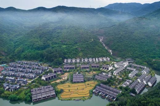 惠州宝藏级的度假村，水墨宋朝园林，乘船入住，瀑布，稻田，泳池