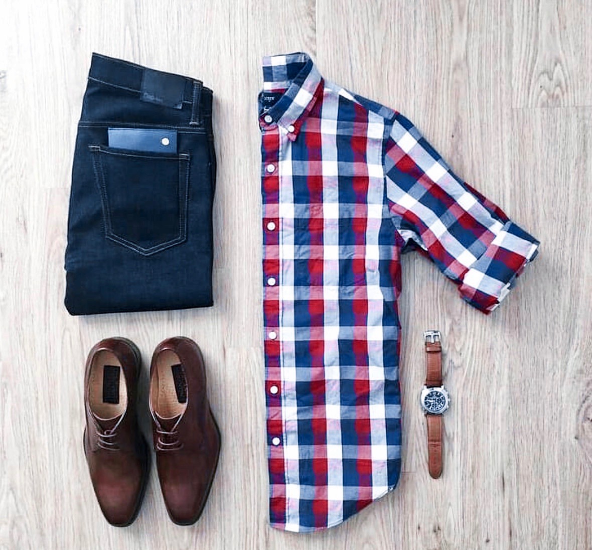 男士衣橱必备5款衬衣,衬衣是每个男人衣柜必备品