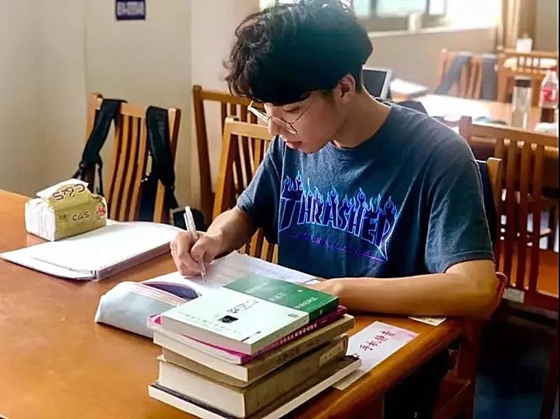 专转本扬州大学荷花池校区宿舍,江苏专转本介绍扬州大学广陵学院