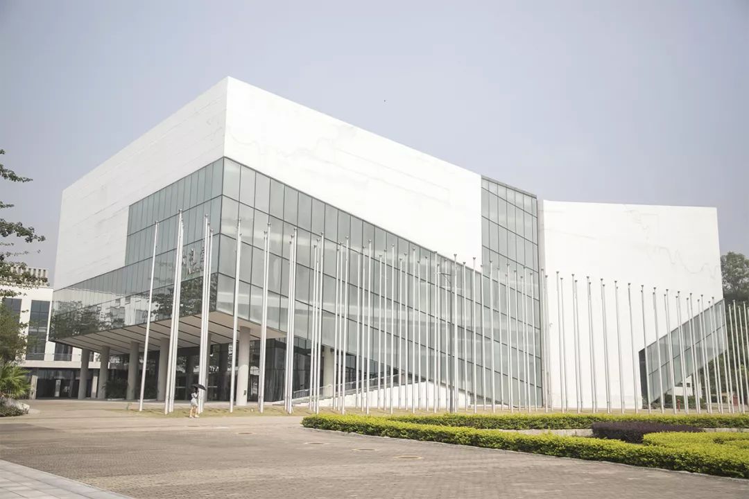 深圳有个建在“空中”的大学，拍照美到爆！