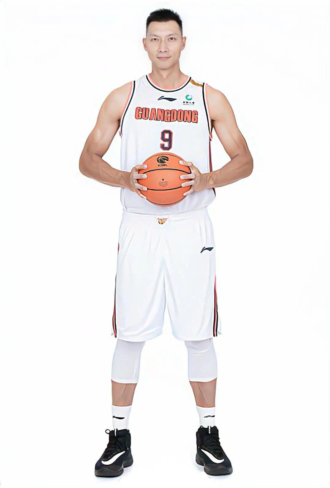 CBA集体穿李宁！除了这五位…