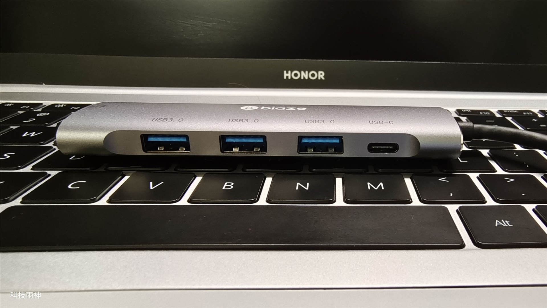 荣耀触摸屏笔记本16寸测评,荣耀笔记本最新屏幕介绍