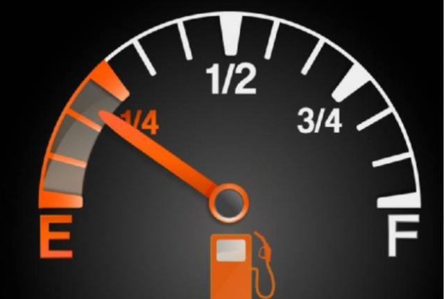 汽车没油会提醒吗,汽车没油了会是什么提示