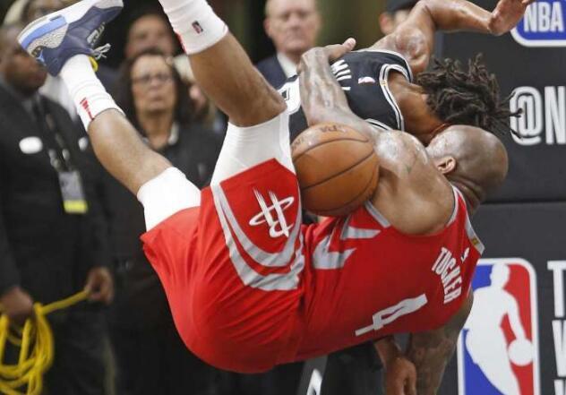 努力打球,火箭塔克轮换球员