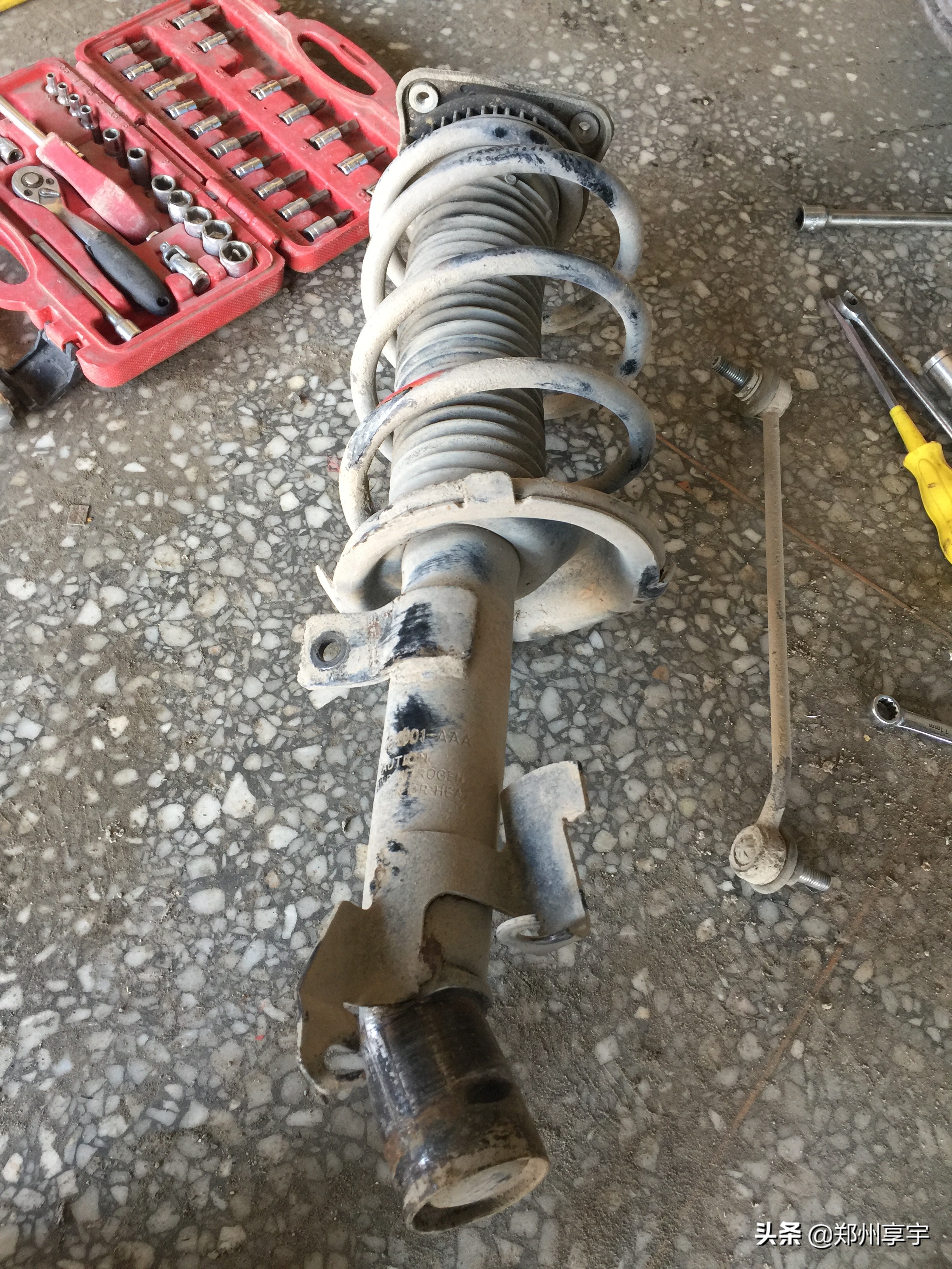 09年沃尔沃c30前减震,沃尔沃c30减震器