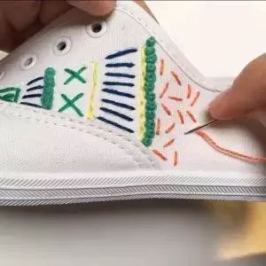 小白鞋怎么改好看,小白鞋变颜色教程