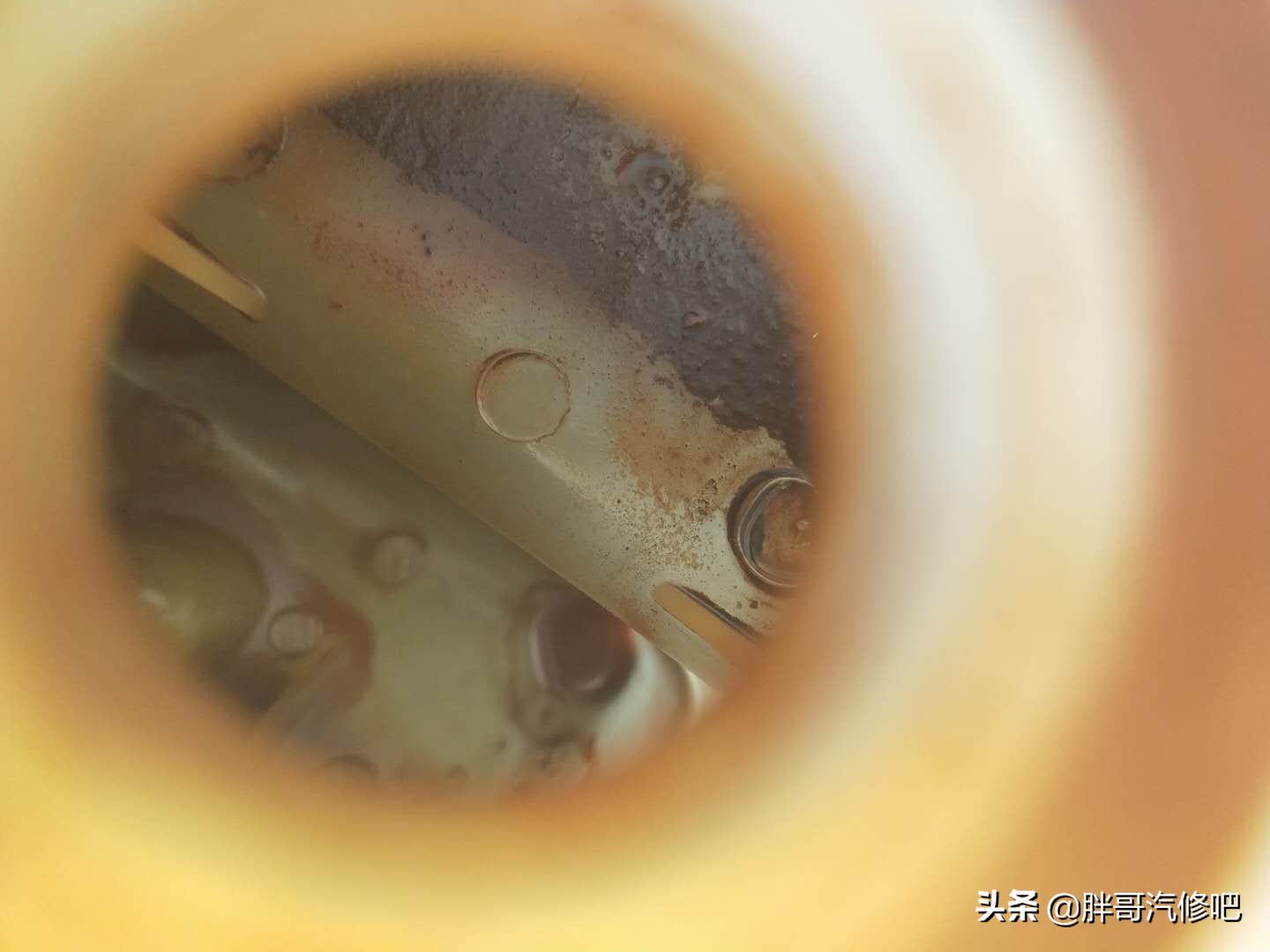 发动机高温缺水加了水又没事了,发动机高温报警防冻液都出来了