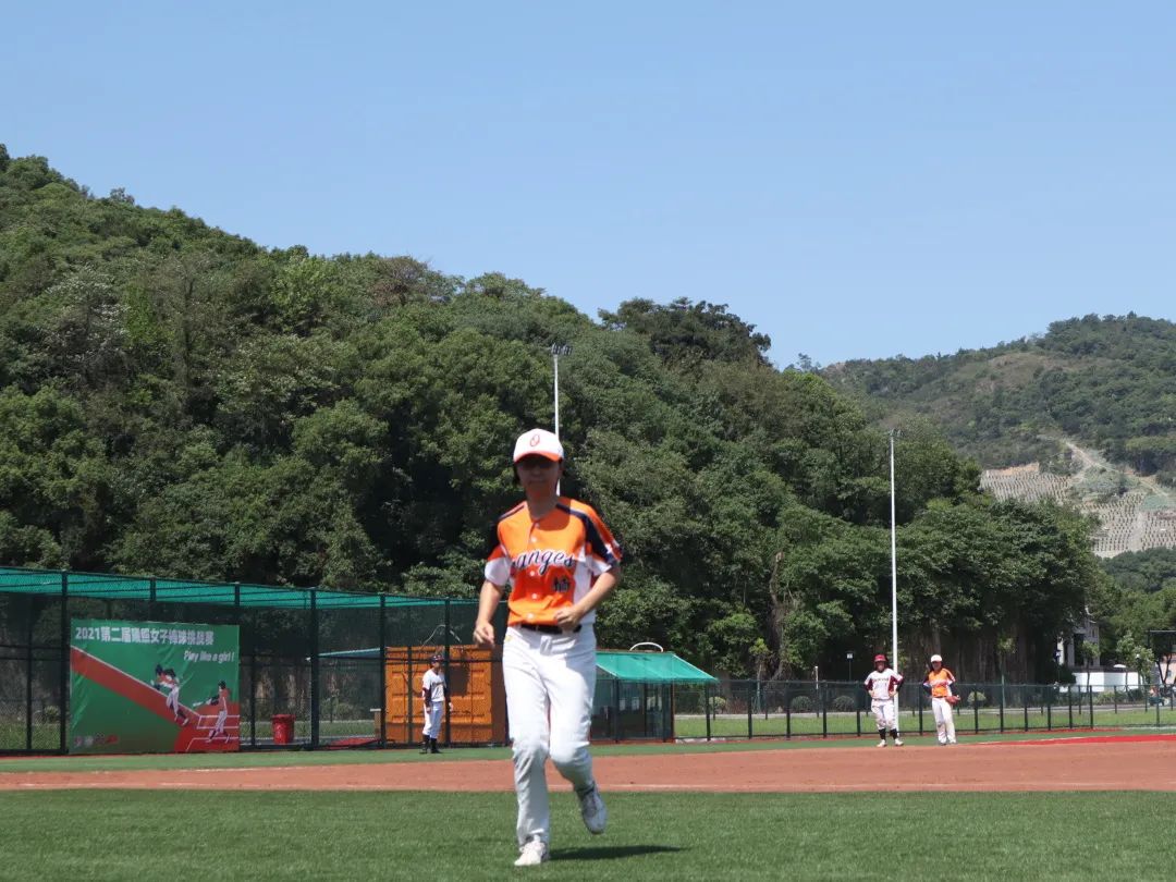 “Girls,baseballisfun!”——第二届曦照女子棒球赛纪实