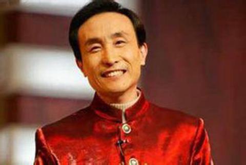 连续登上春晚24年现已7年无缘春晚,连登春晚8年走红后却回归家庭