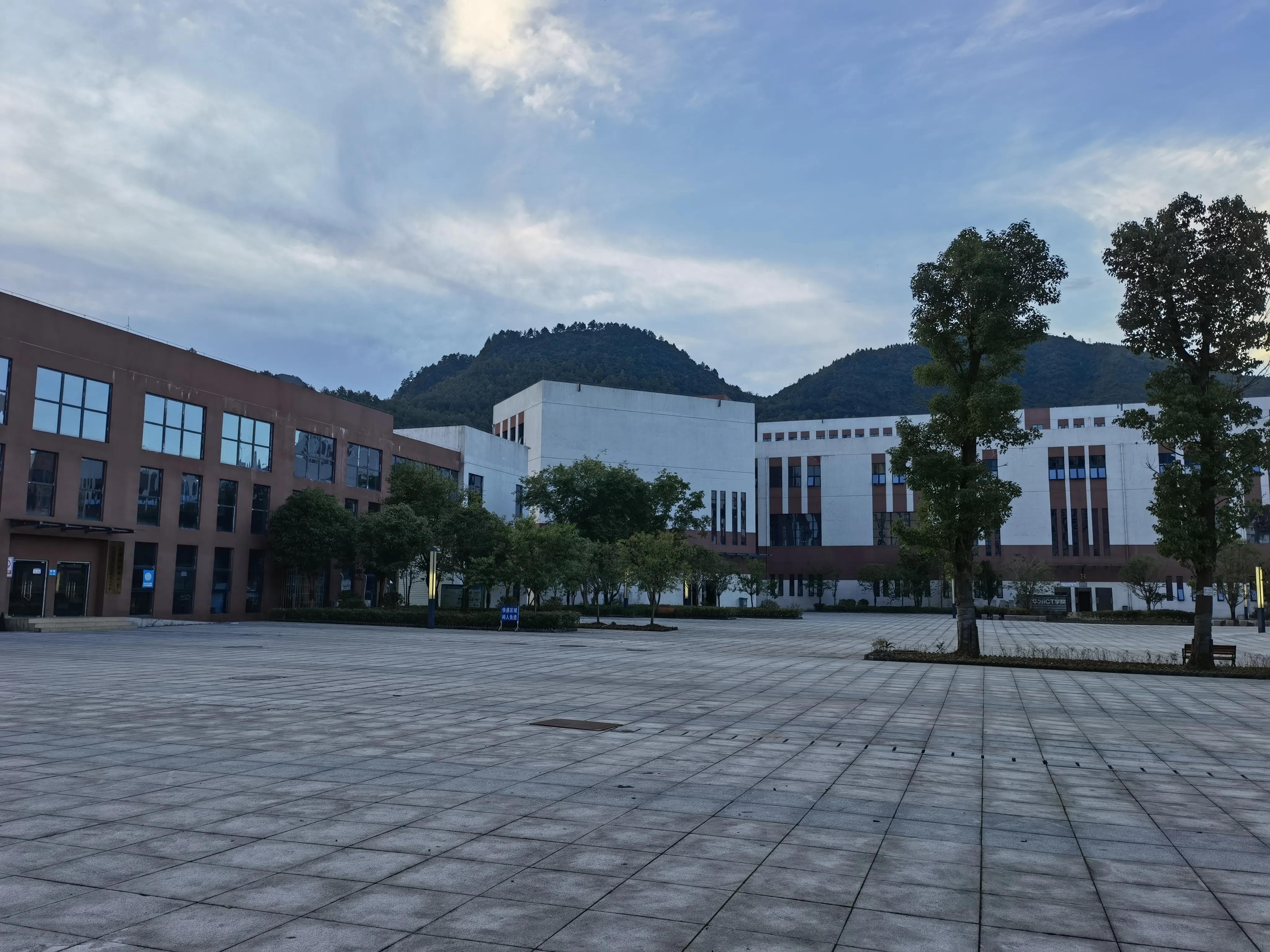 华为mate40pro属于旗舰还是高端,专家评价华为mate40pro怎么样