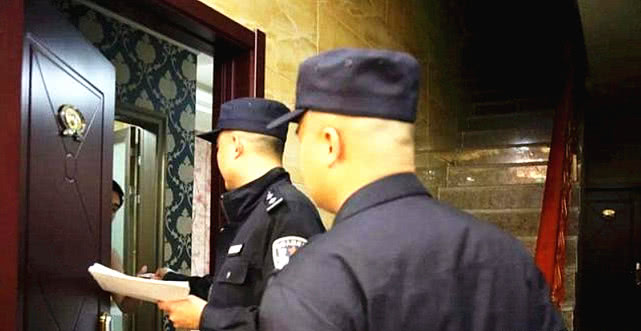 情侣警察查房,情侣住宾馆遇到公安查房怎么办