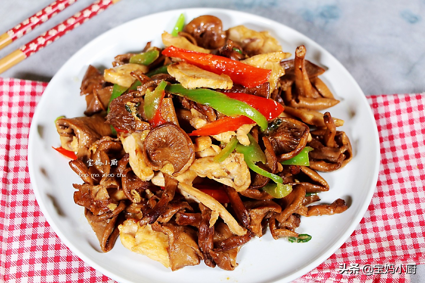 蘑菇配什么肉有营养,蘑菇和肉和啥在一起有营养