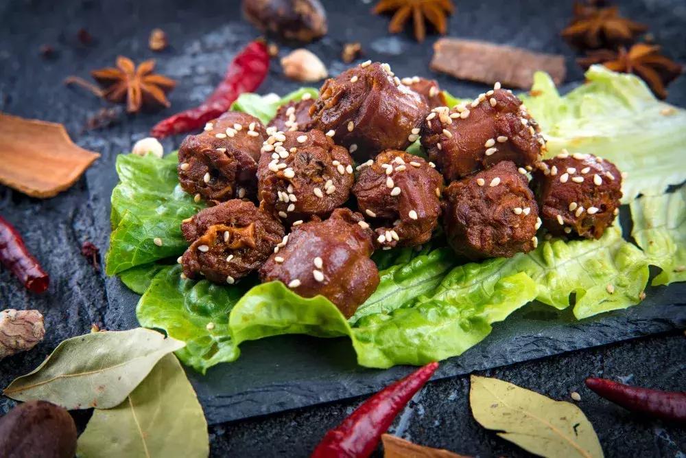 遭遇机构做空周黑鸭,周黑鸭遭机构做空背后