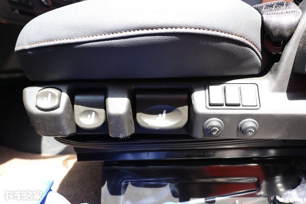 560马力国六车型,560马力国六自动挡牵引车