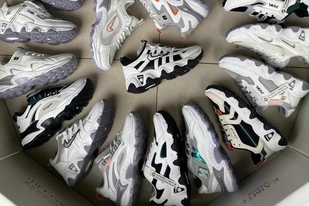 开学穿帆布鞋好还是运动鞋,为什么学生爱穿碳板鞋