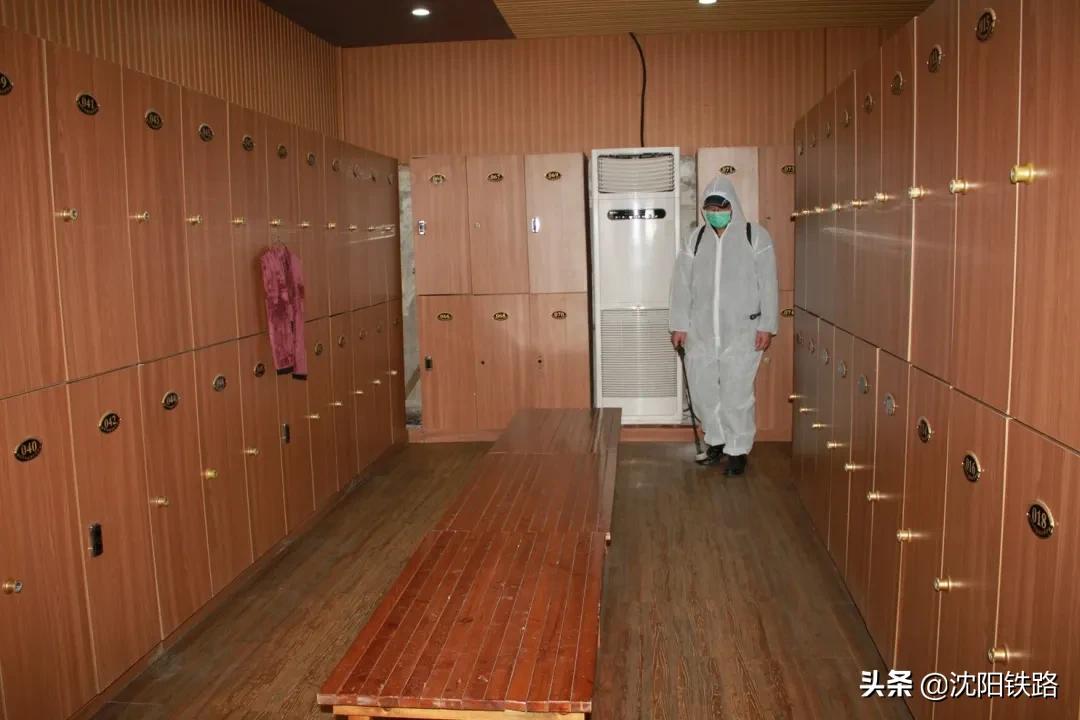 这个季节很适合泡温泉,到五龙背泡温泉放松一下心情