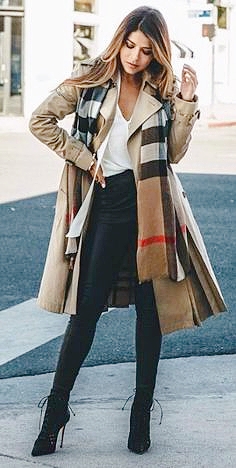 2019年burberry风衣,现在burberry的风衣有好几个系列