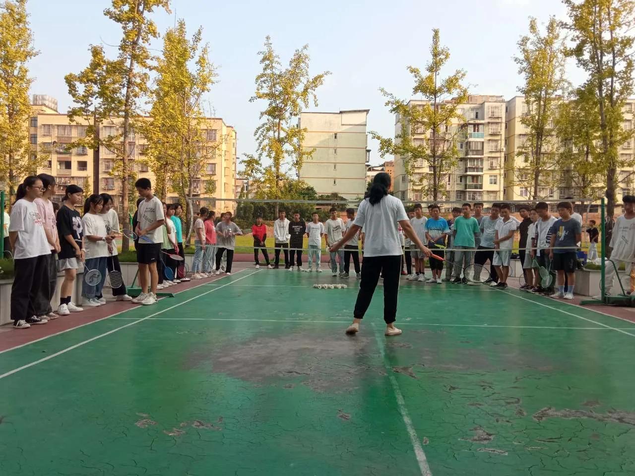 宜宾市高场职中学校视频,宜宾高场职校