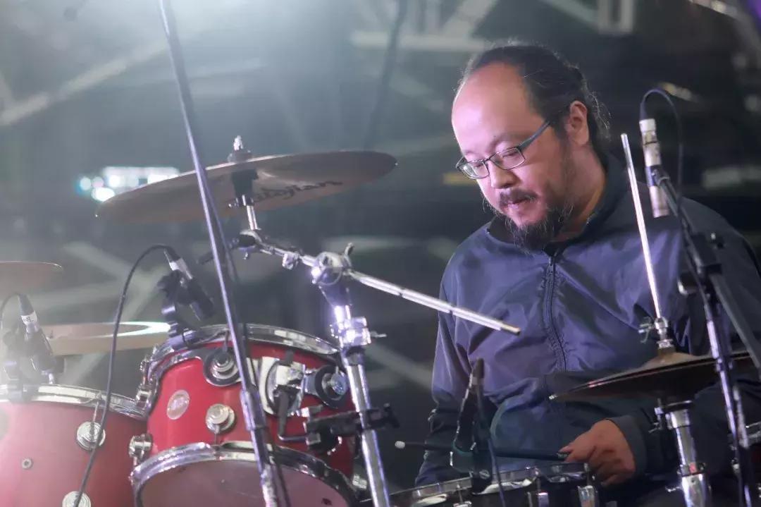 窦唯最新专辑完整版,窦唯与窦靖童新专辑mv