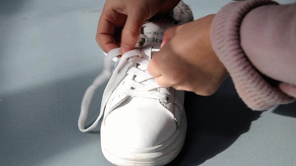 运动鞋怎样才能让鞋舌不跑偏,如何一招解决鞋舌跑偏