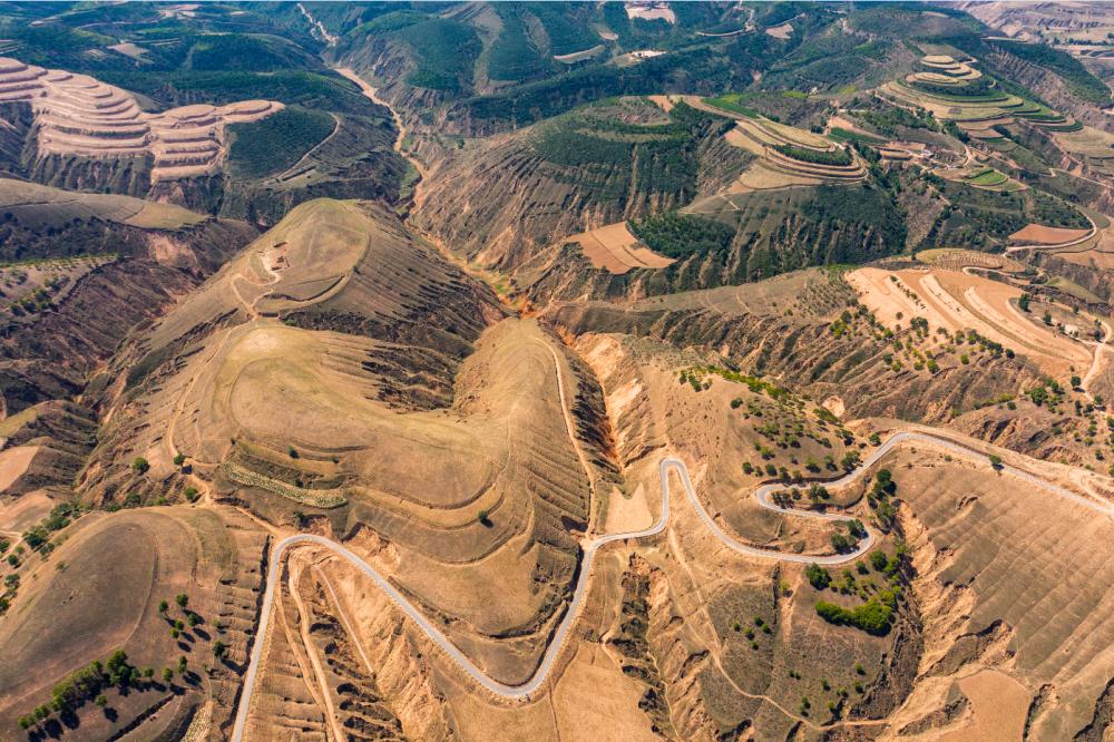 塞上长城绝高漠金戈犹响无定河