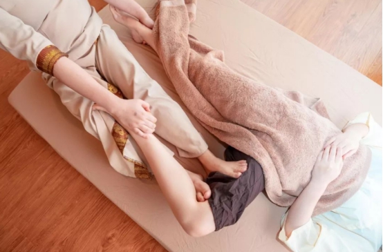 泰国泰式按摩助眠,泰国的泰式按摩