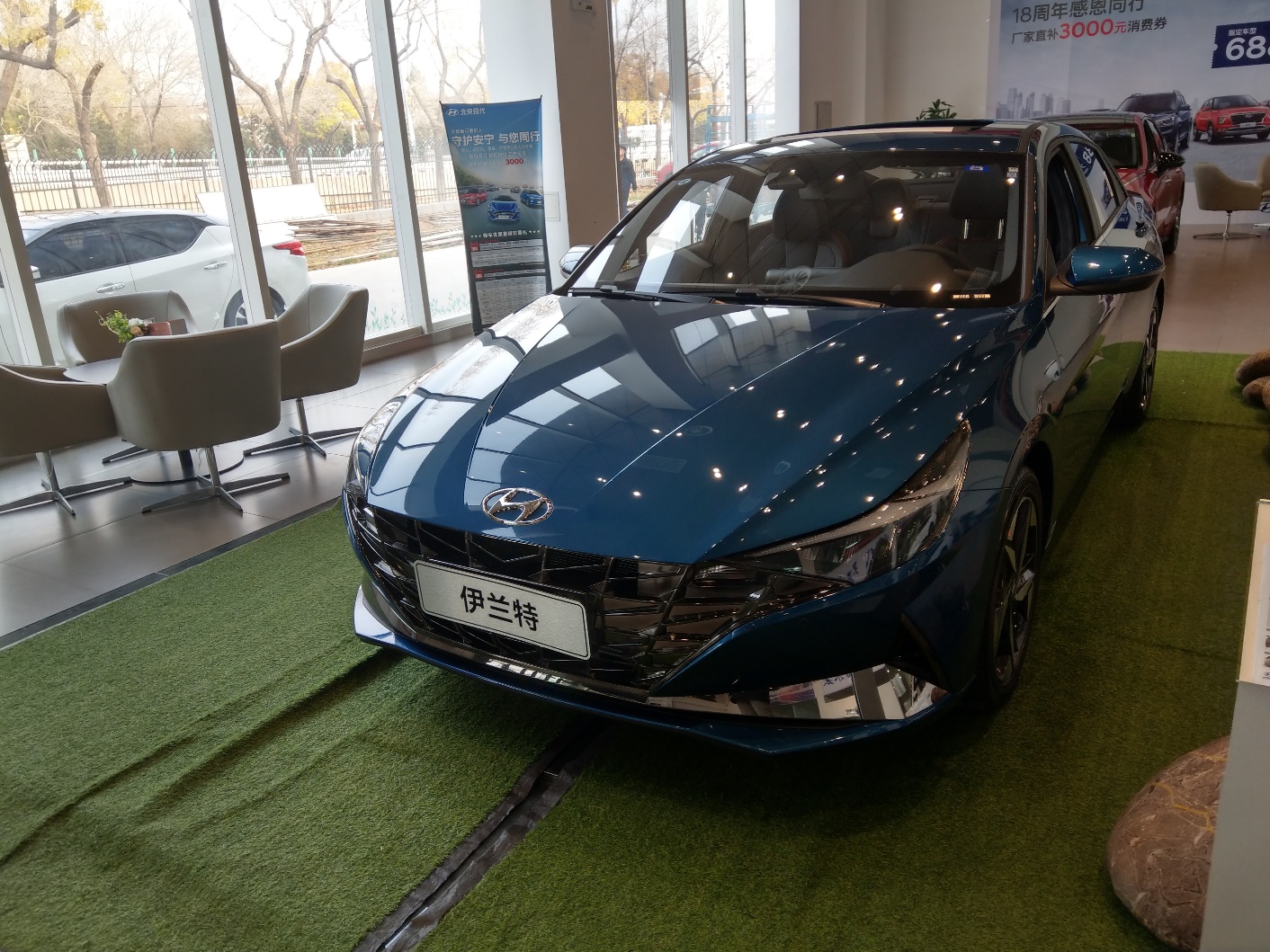 伊兰特和昂克赛拉对比试驾,传统代步新伊兰特试驾感受