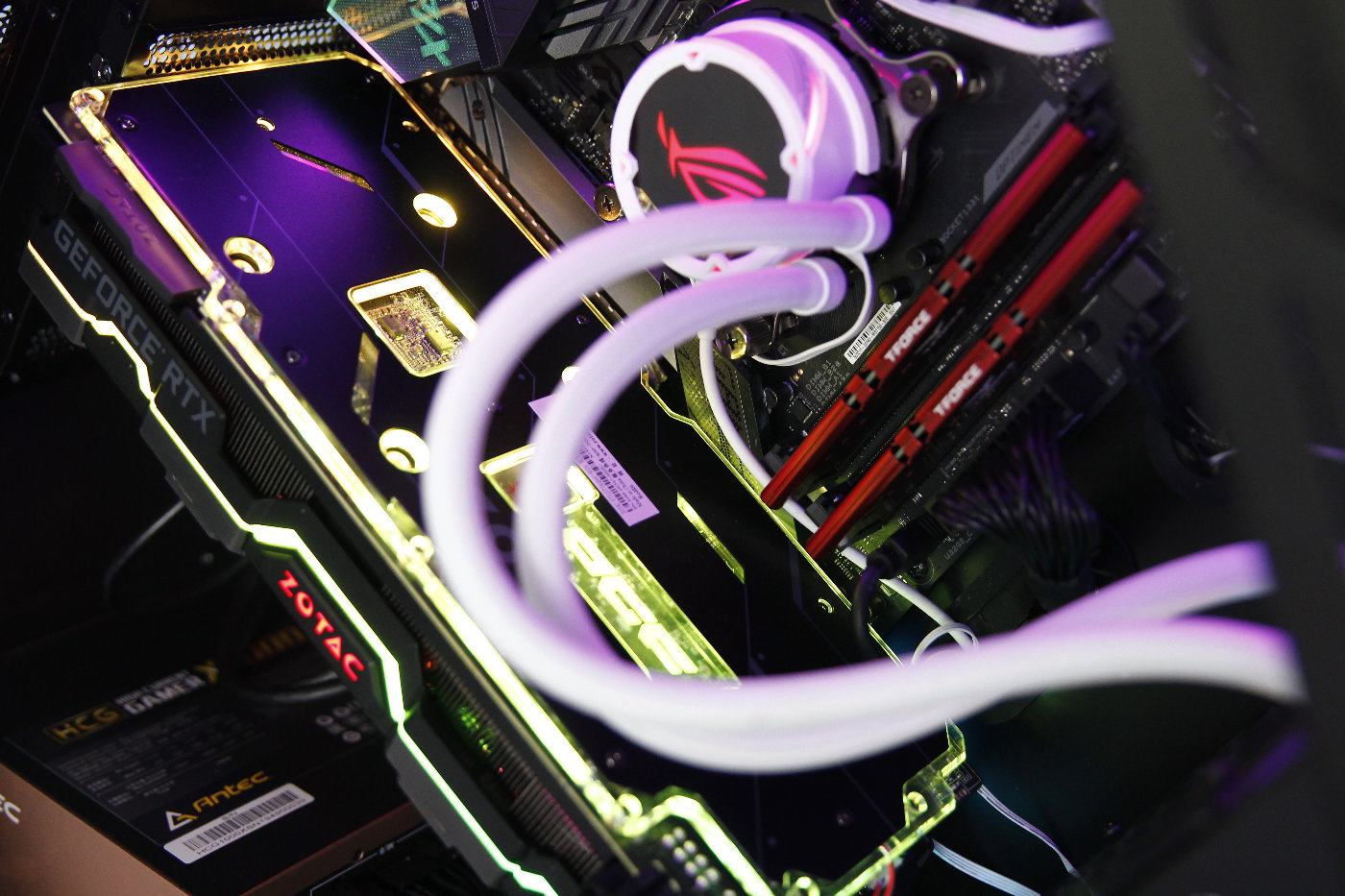 十铨火神和冥神哪个好,十铨火神ddr43200怎么样