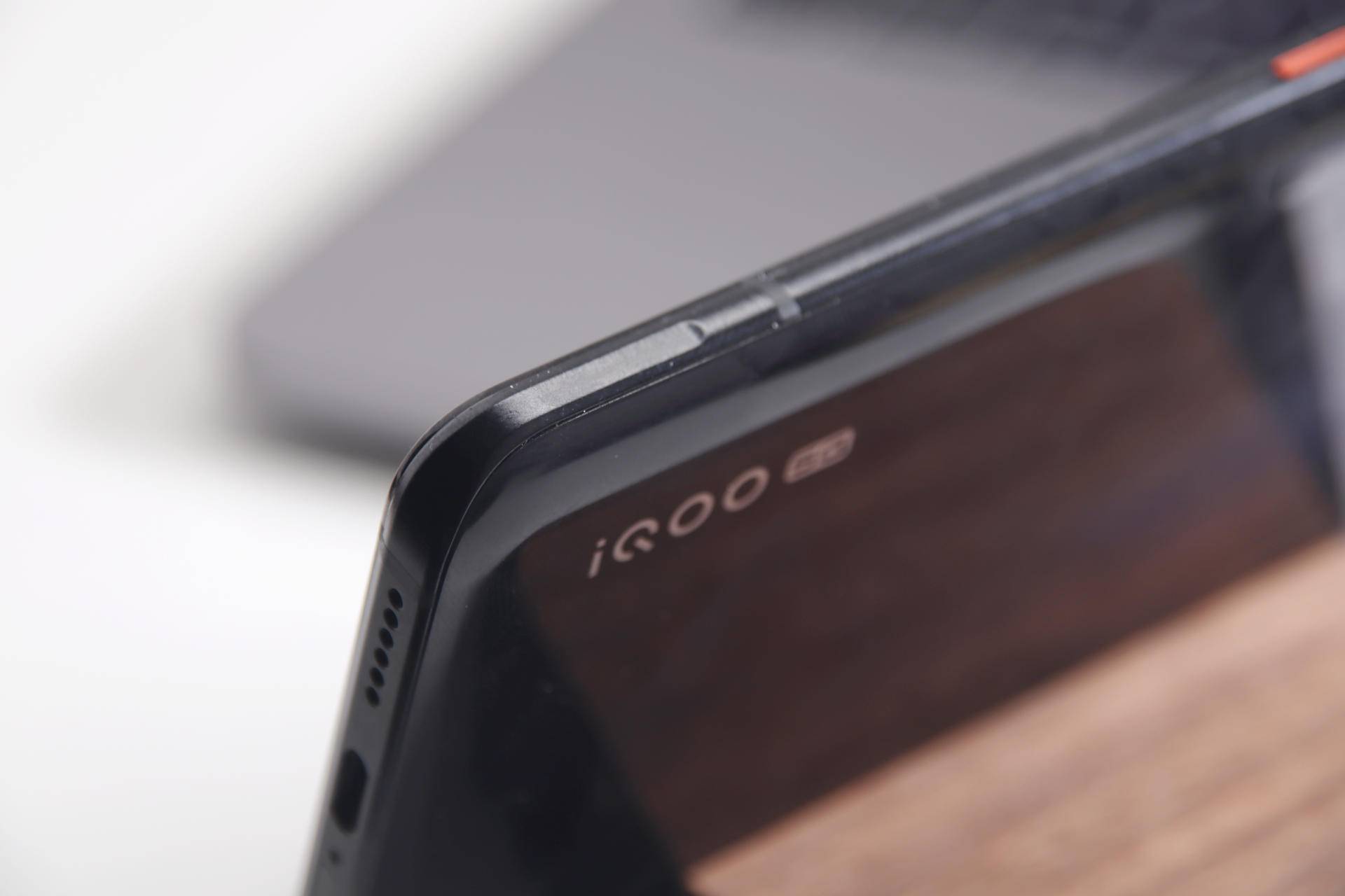 抛去游戏手机标签，作为一款普通手机，iQOO3体验究竟如何？