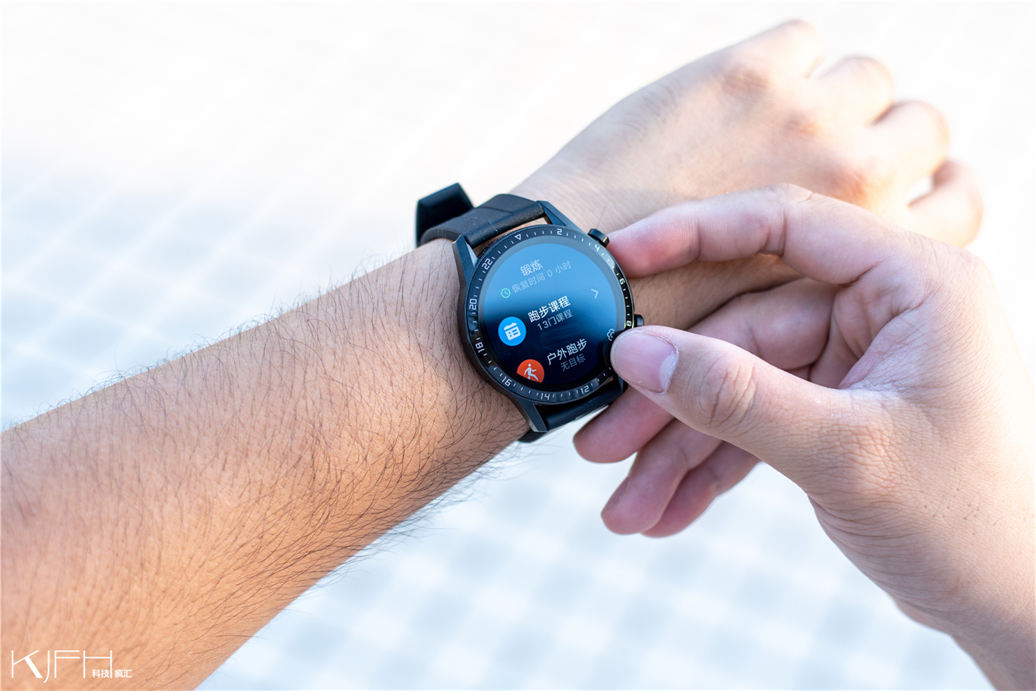 鍗庝负watchgtrunner鍜岄珮椹皃ace2,鍗庝负鎵嬭〃watchgt2pro瀵规瘮watch3