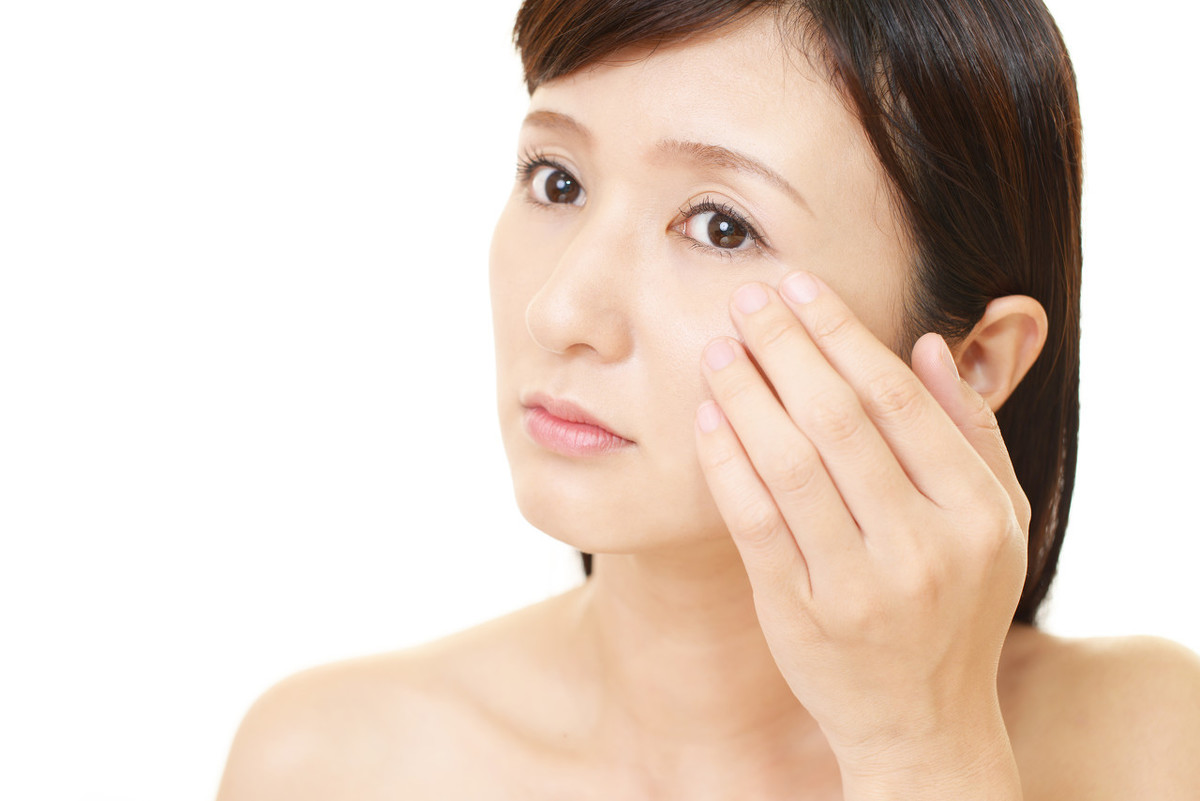 一旦出现这3种变化，十有八九是眼角纹，这三类人最好去查一下