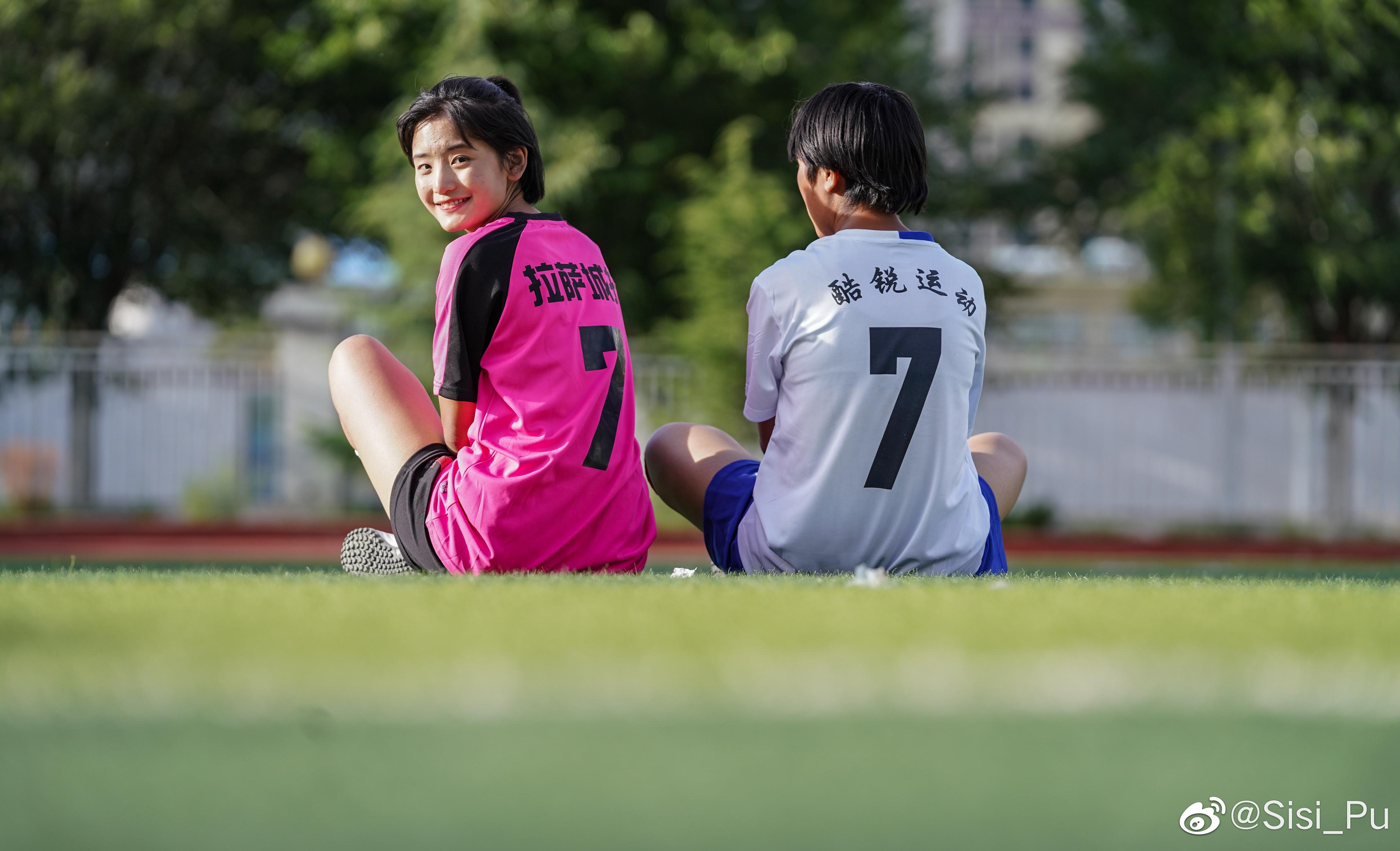 丁真藏族姑娘照片,丁真直播藏族女孩唱歌