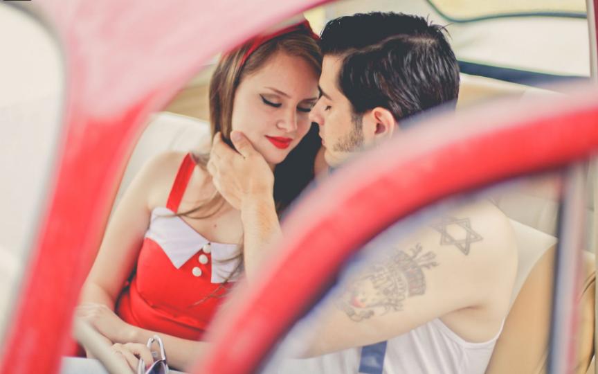 异性朋友睡一张床怎么处理隔阂,跟异性朋友关系过于亲密了会咋样