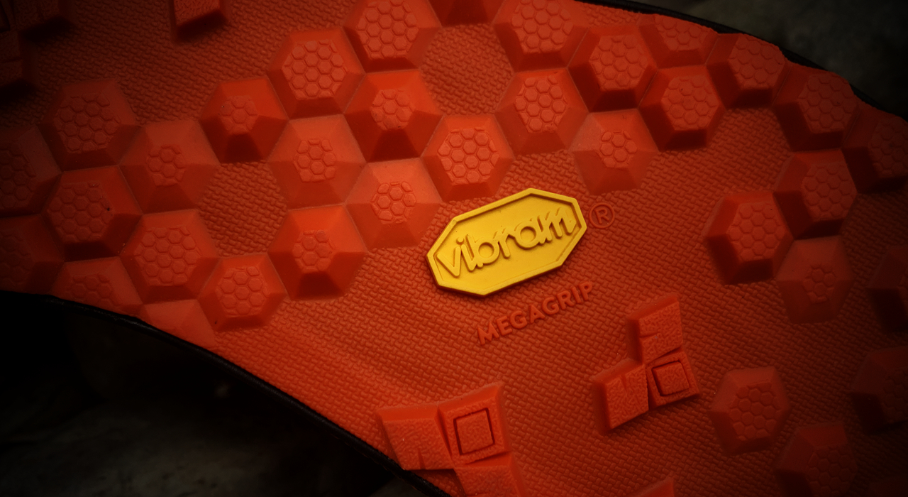 奔跑的Faith-咕咚R2信仰跑步鞋