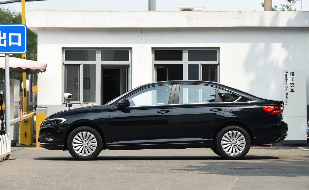 9万多自动挡,朗逸中控大屏哪个牌子好