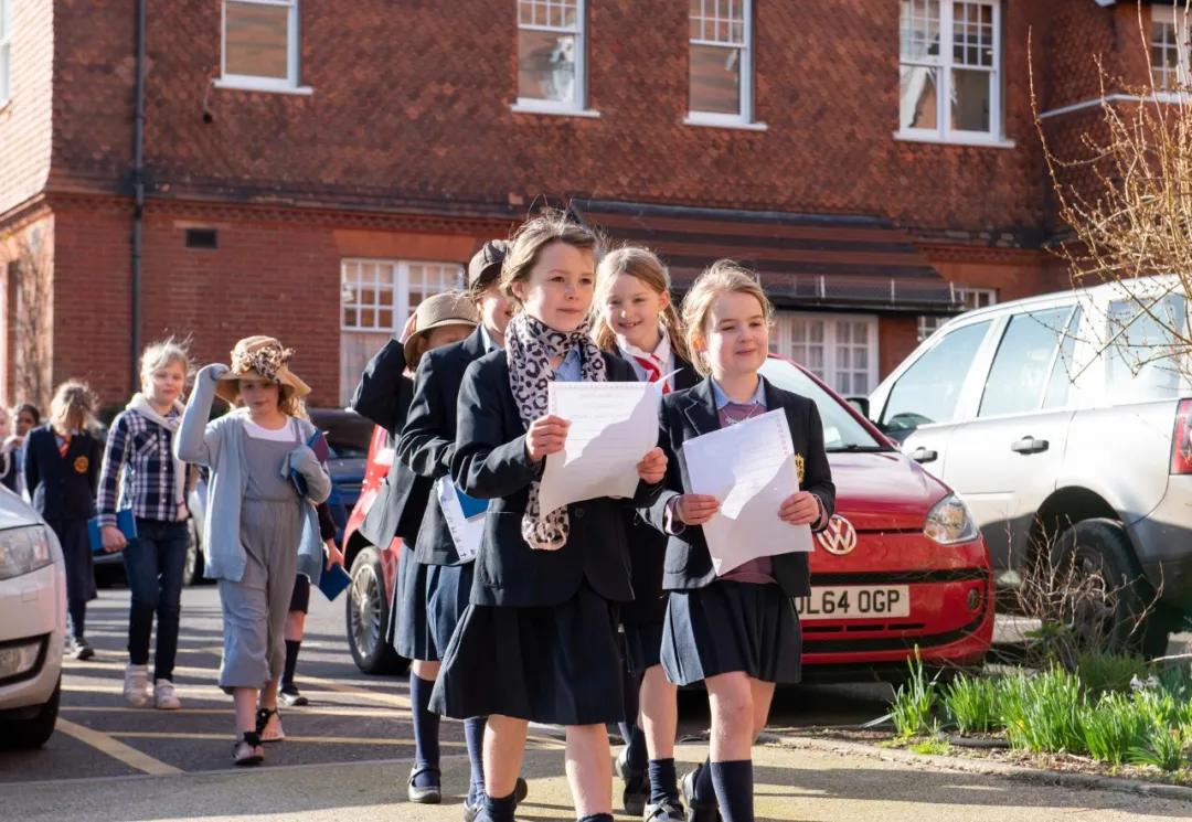 哈利波特学校在英国哪里,有哈利波特学院吗